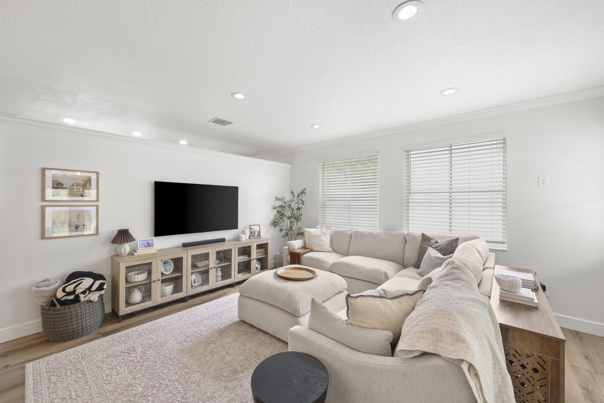 7518 Oak Grove Circle