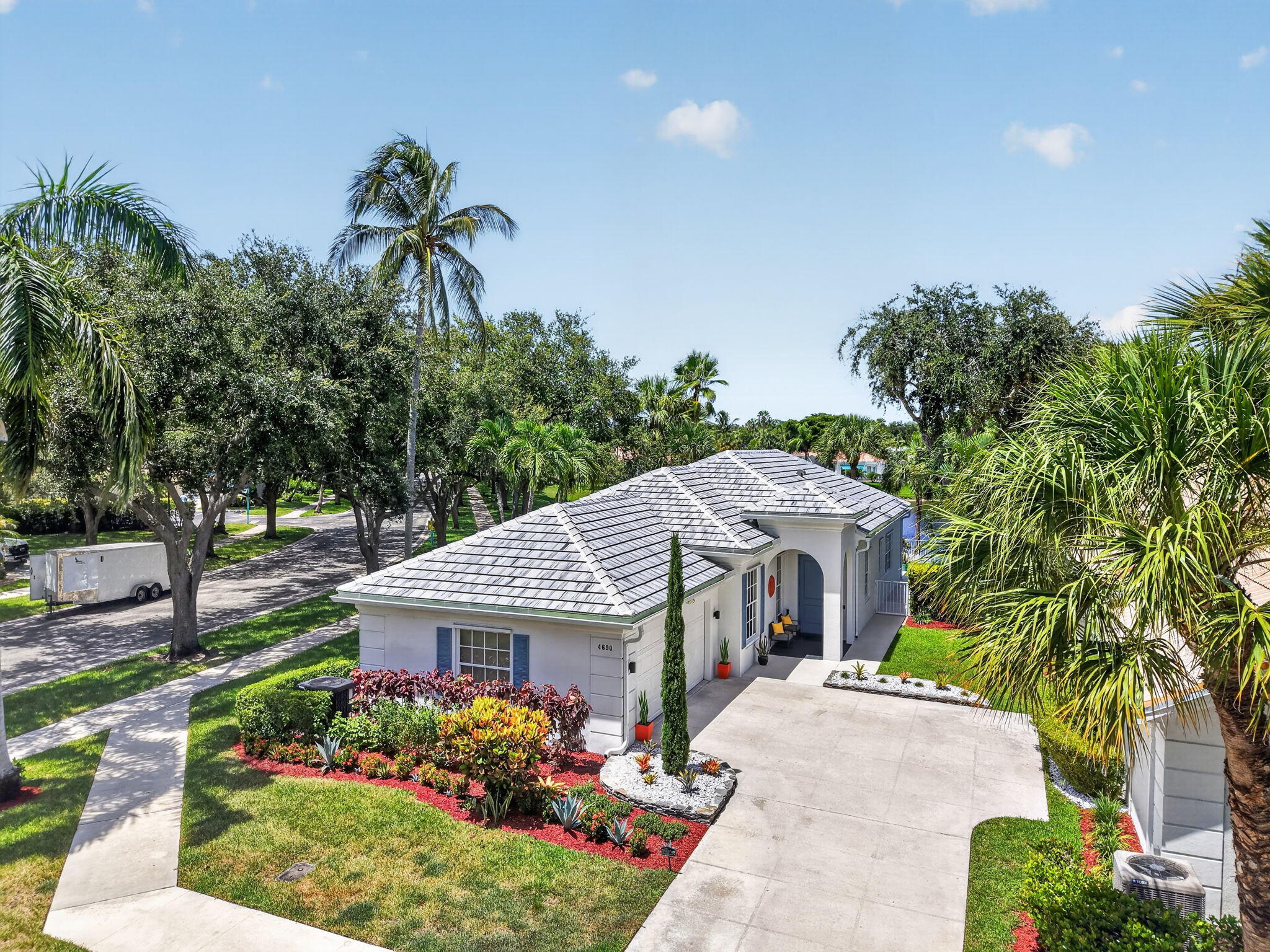 4690 Hammock Circle