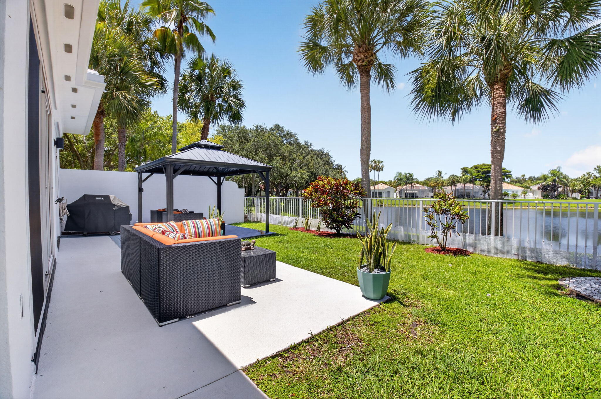 4690 Hammock Circle