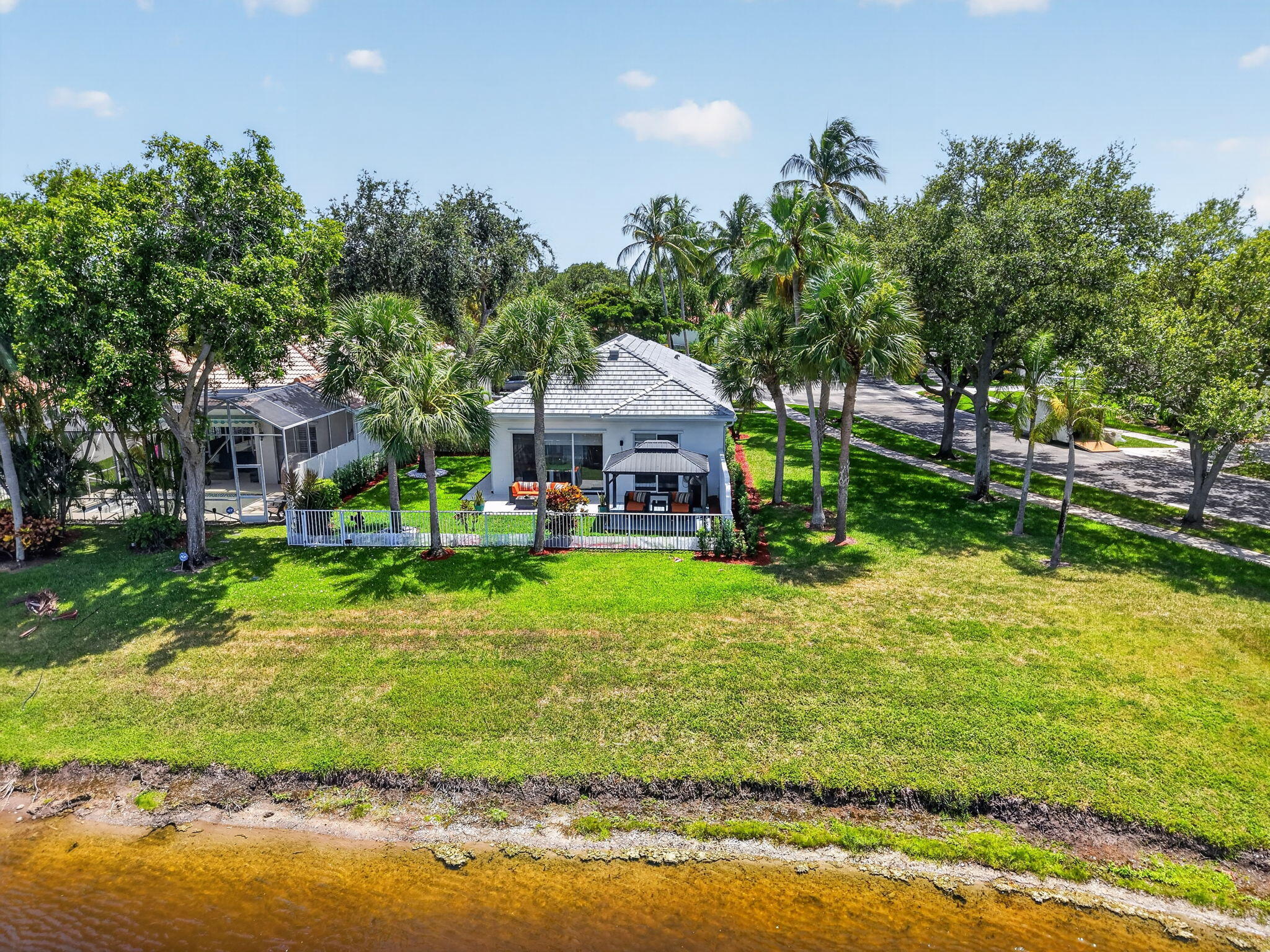4690 Hammock Circle