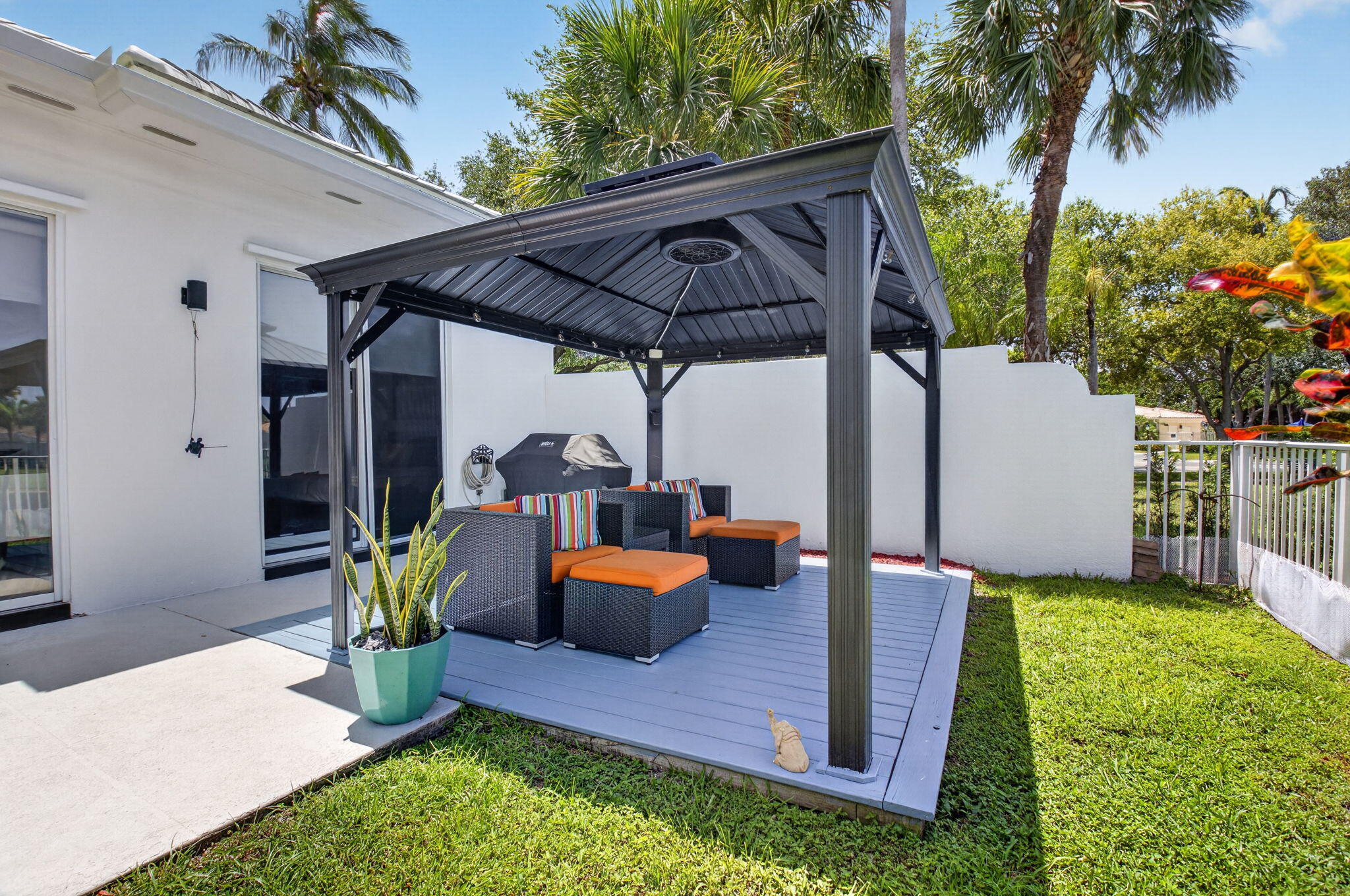 4690 Hammock Circle
