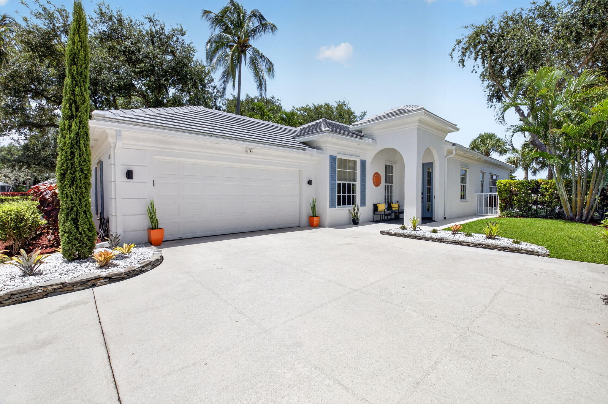 4690 Hammock Circle