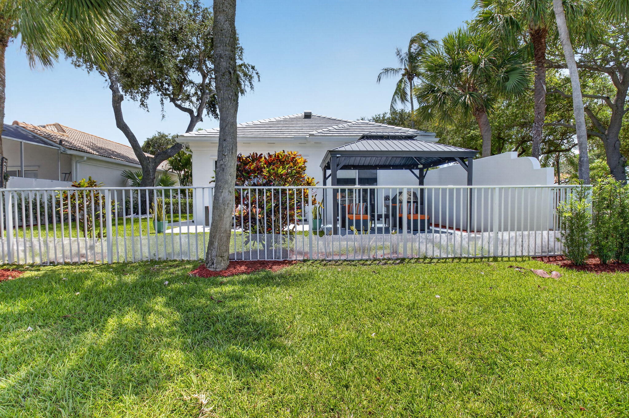 4690 Hammock Circle