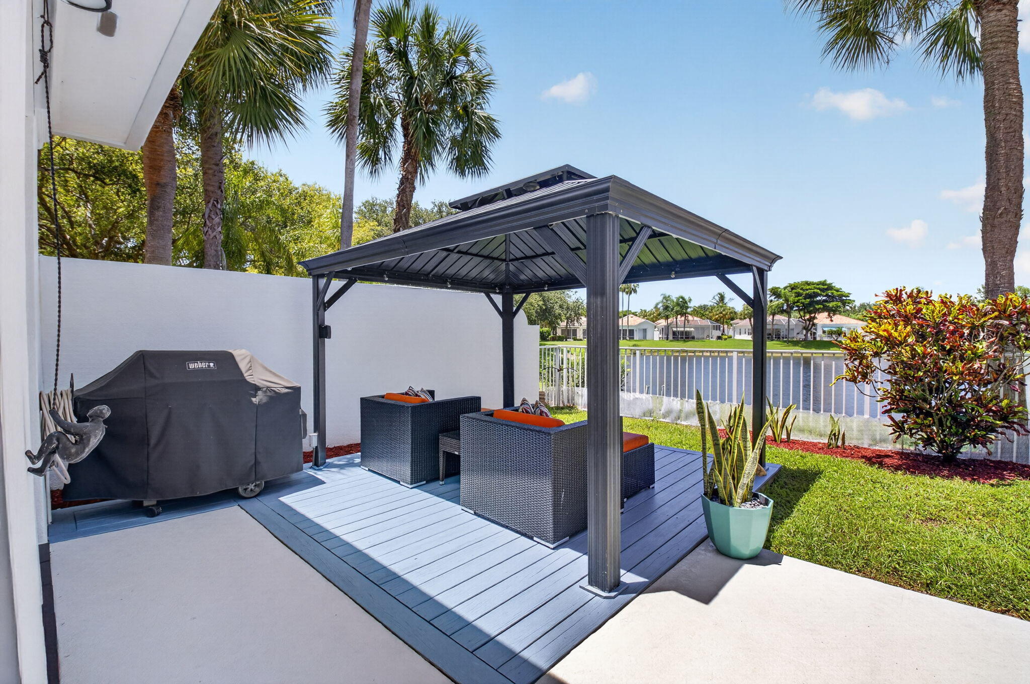 4690 Hammock Circle