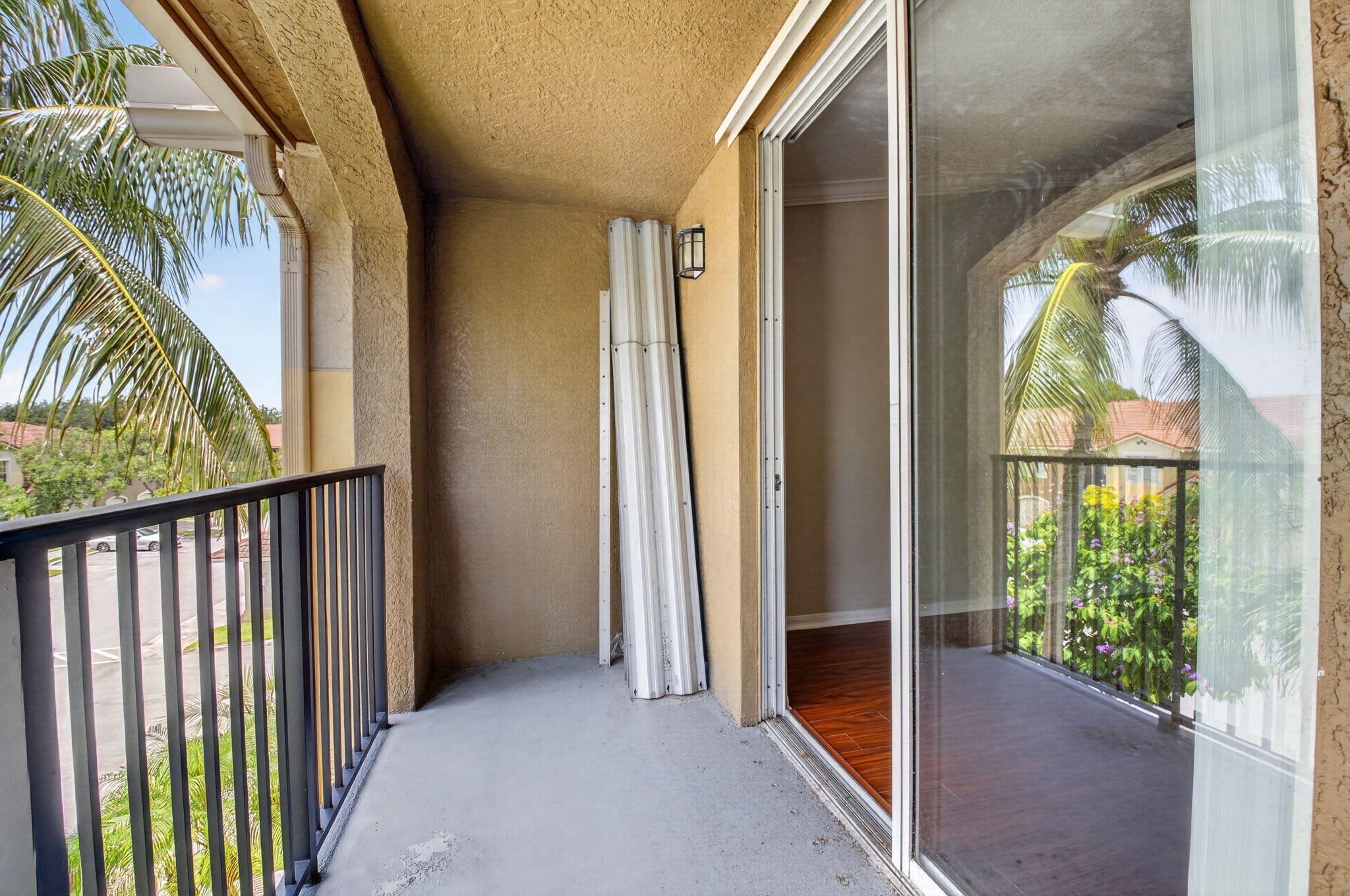15135 MICHELANGELO Boulevard 303