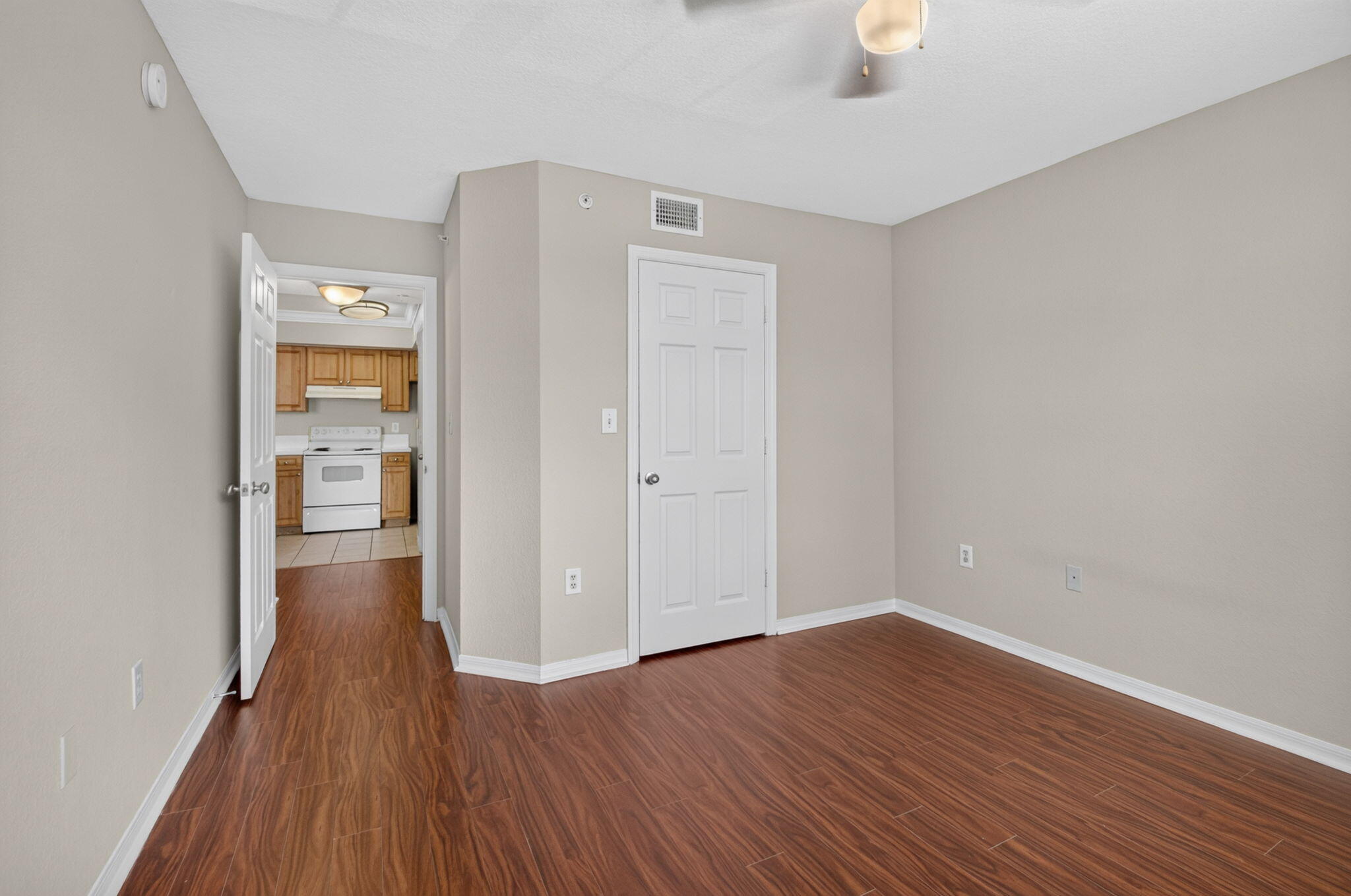 15135 MICHELANGELO Boulevard 303