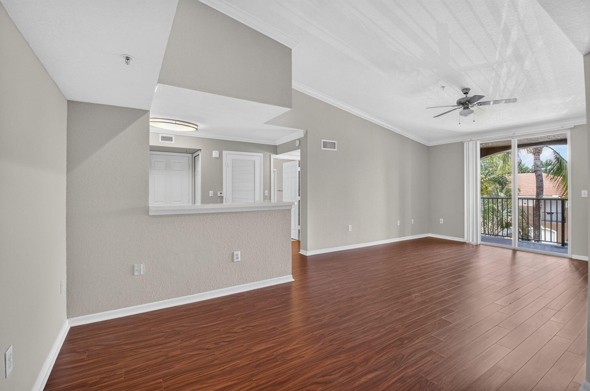 15135 MICHELANGELO Boulevard 303