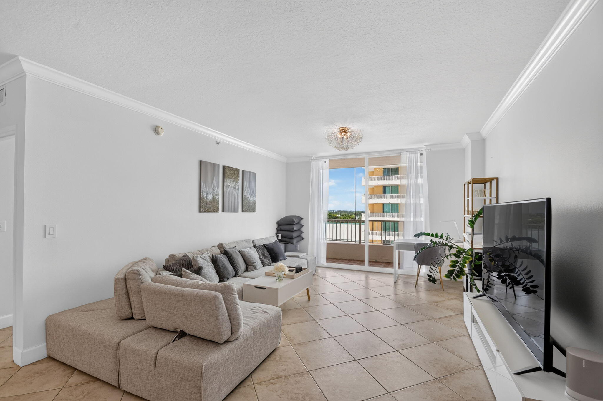 625 Casa Loma Boulevard 1009