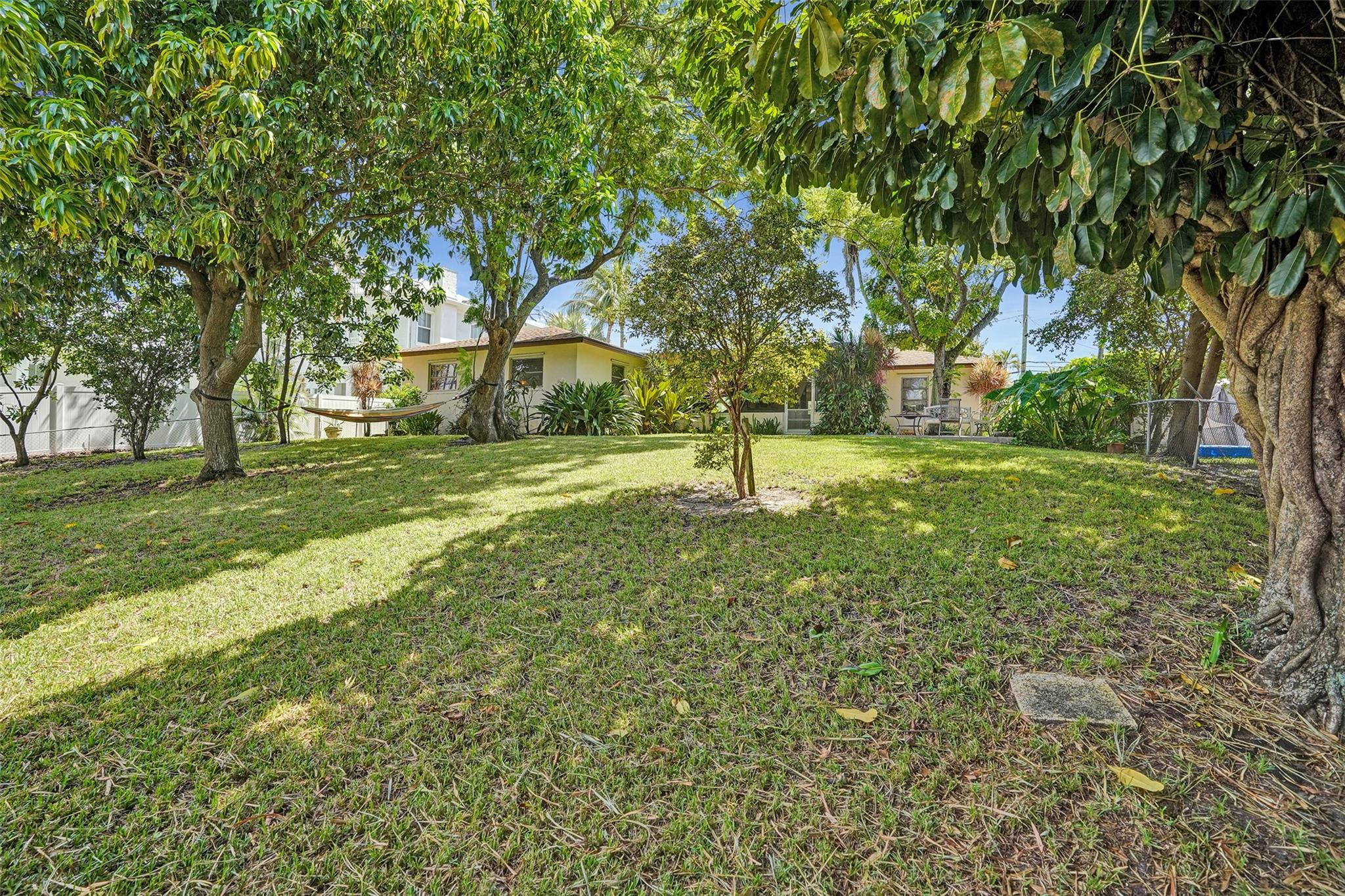 614 NW 8th Ave