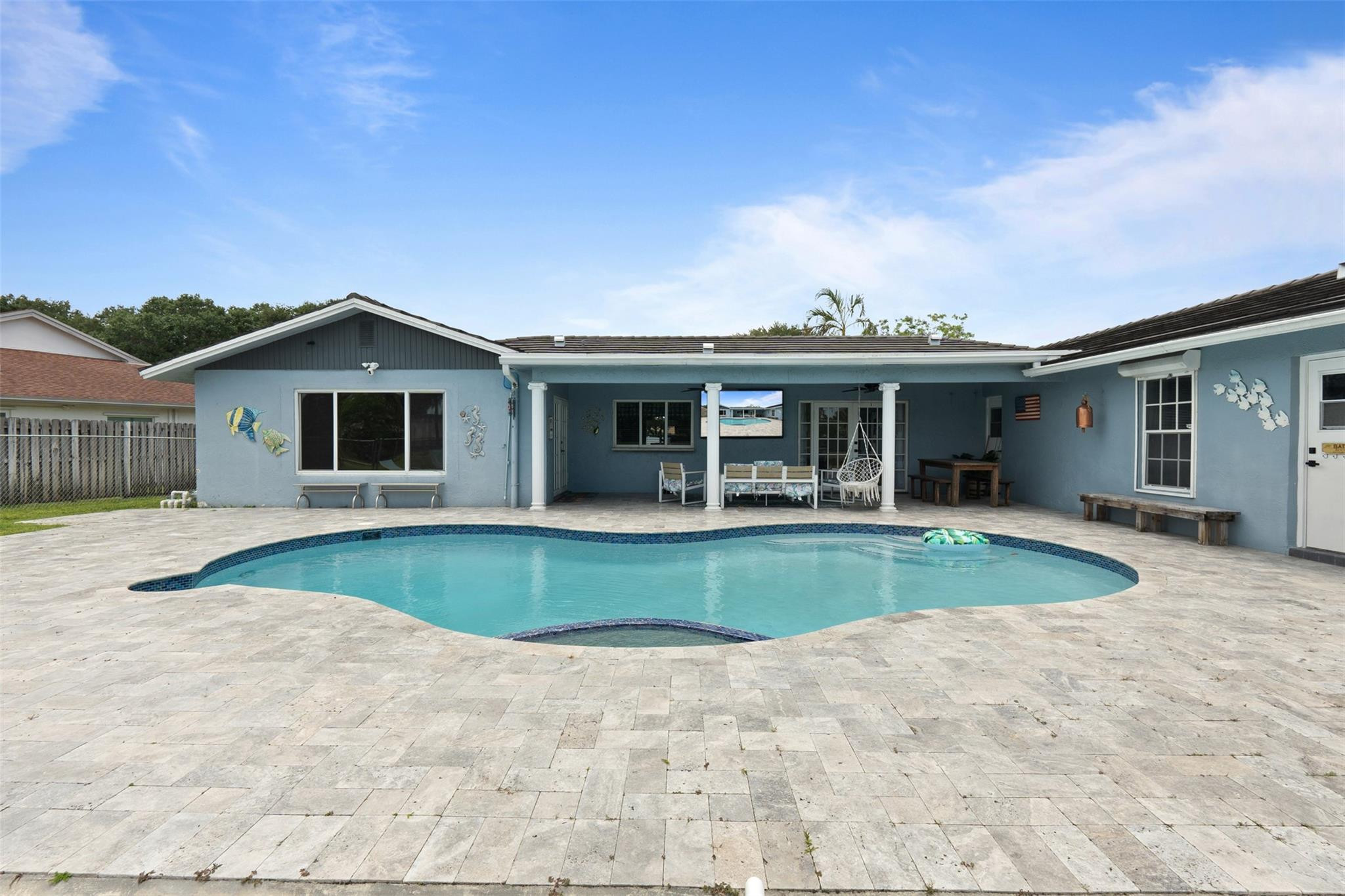 7050 SW 20th St