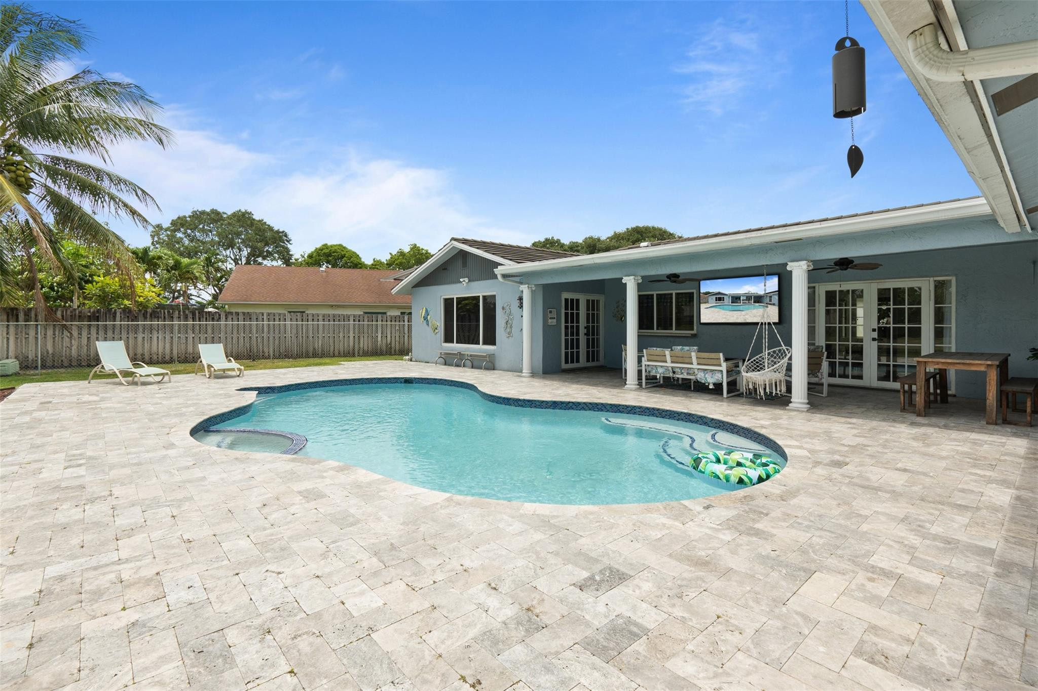 7050 SW 20th St