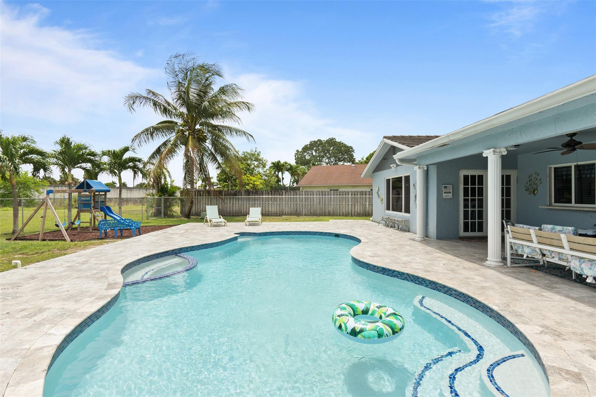 7050 SW 20th St