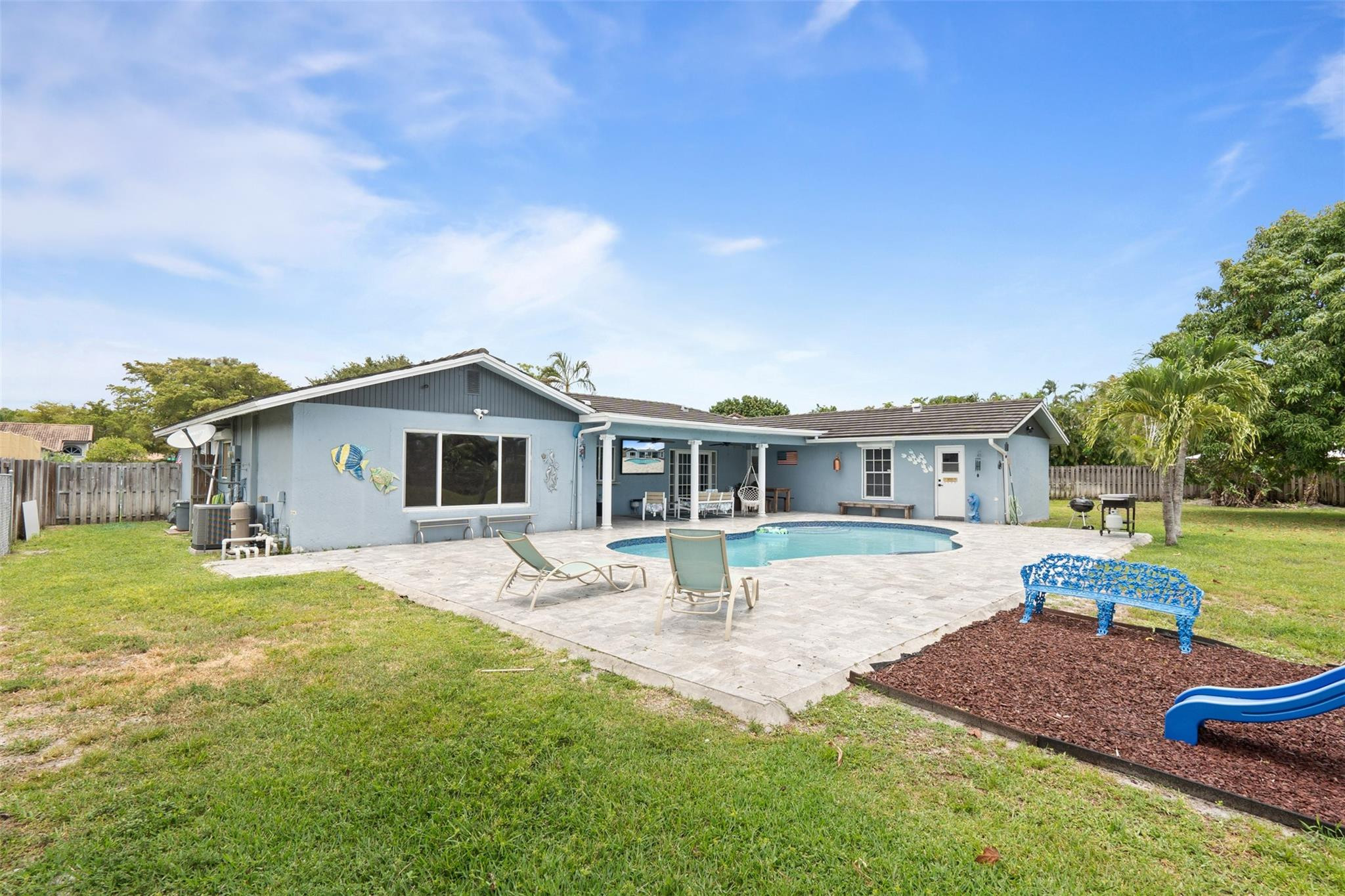 7050 SW 20th St