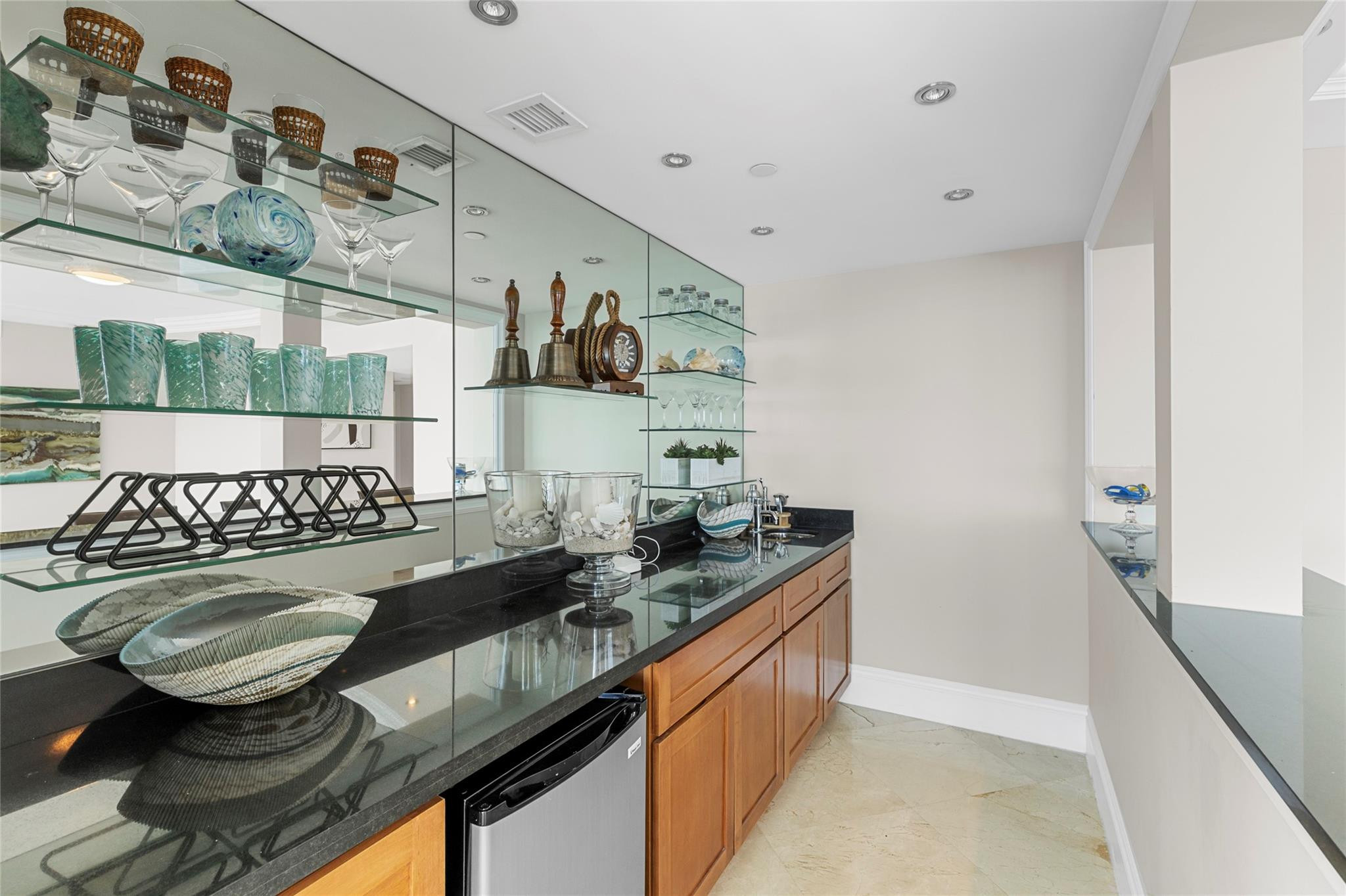 3101 S Ocean Dr. 1808