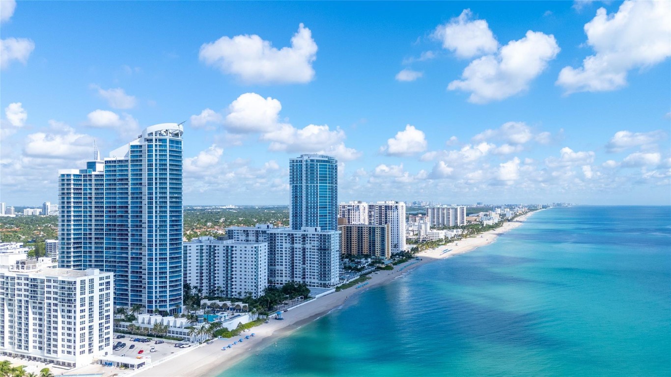 3101 S Ocean Dr. 1808