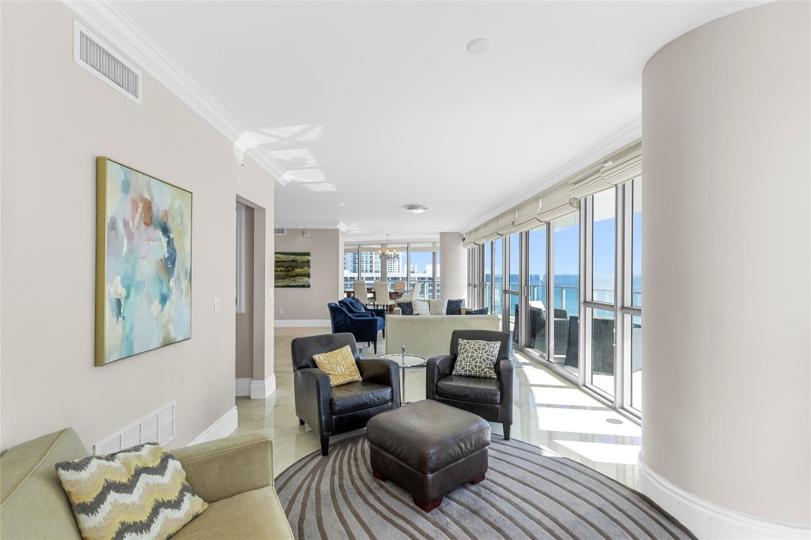 3101 S Ocean Dr. 1808
