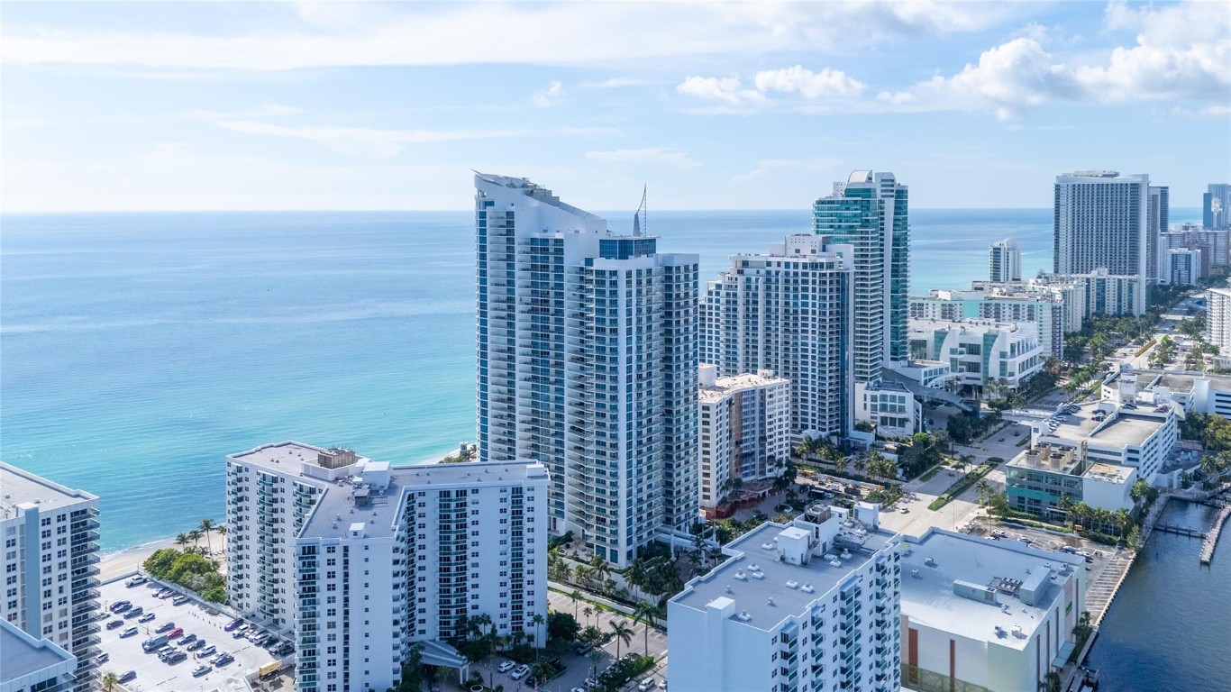 3101 S Ocean Dr. 1808