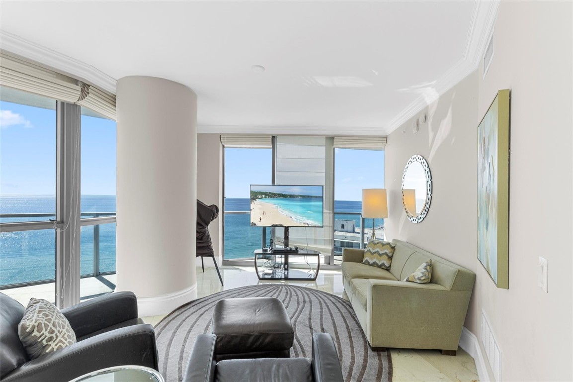 3101 S Ocean Dr. 1808