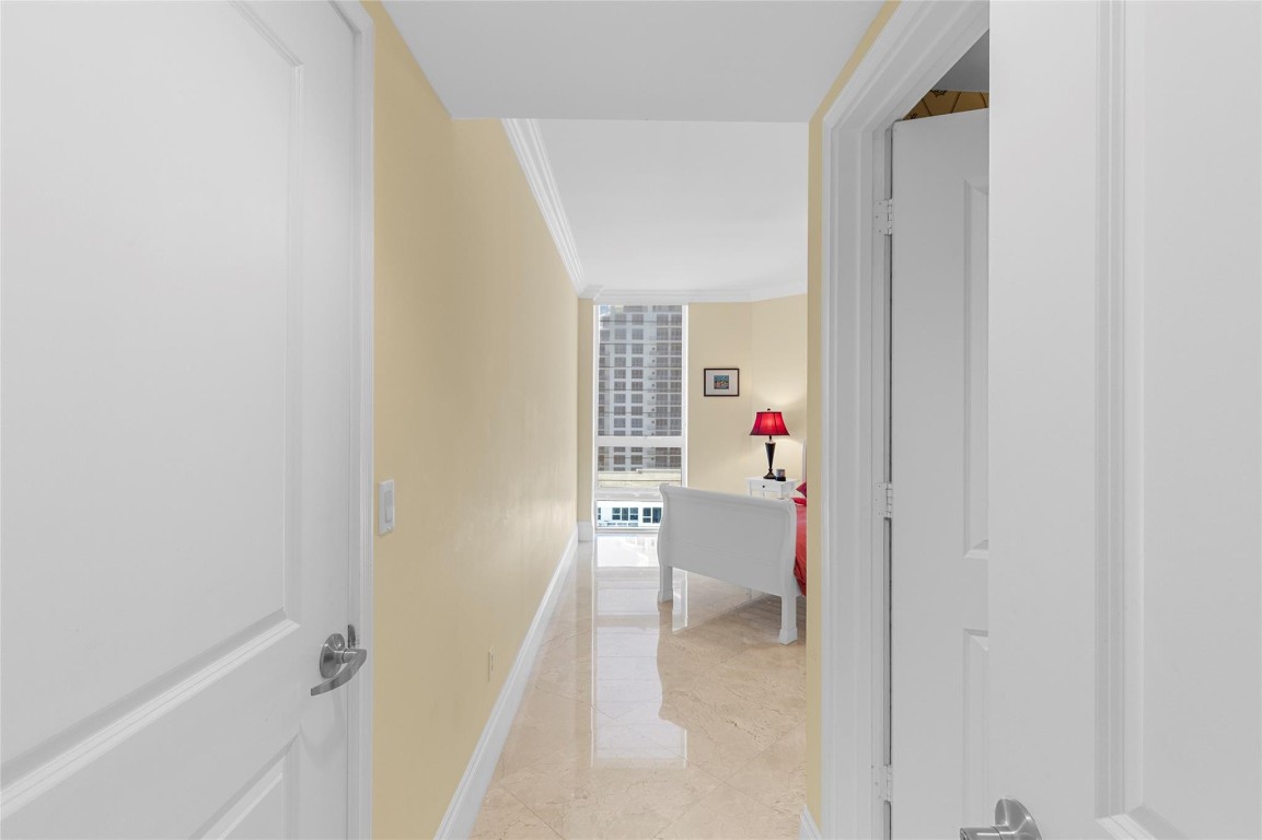 3101 S Ocean Dr. 1808