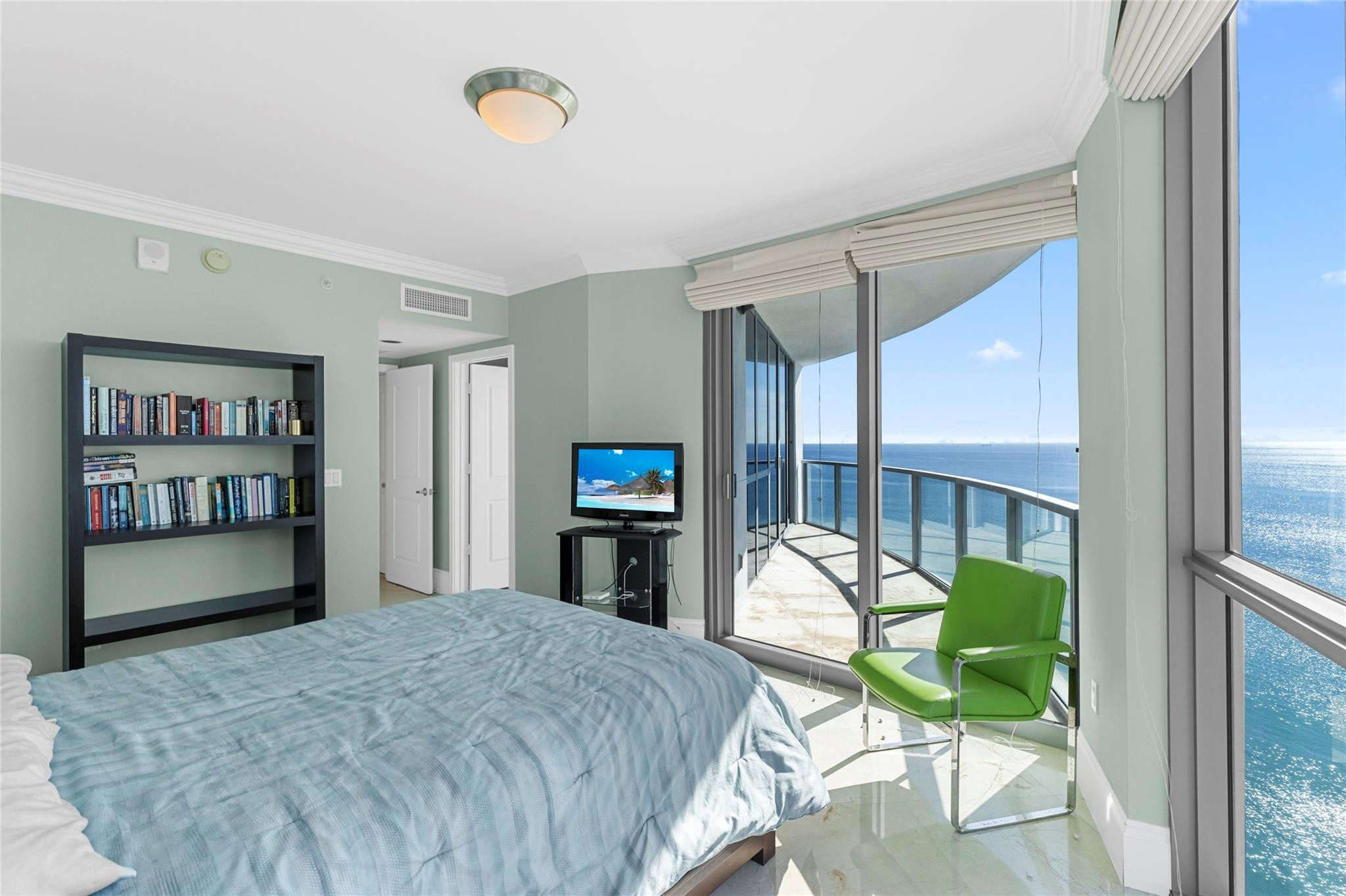 3101 S Ocean Dr. 1808