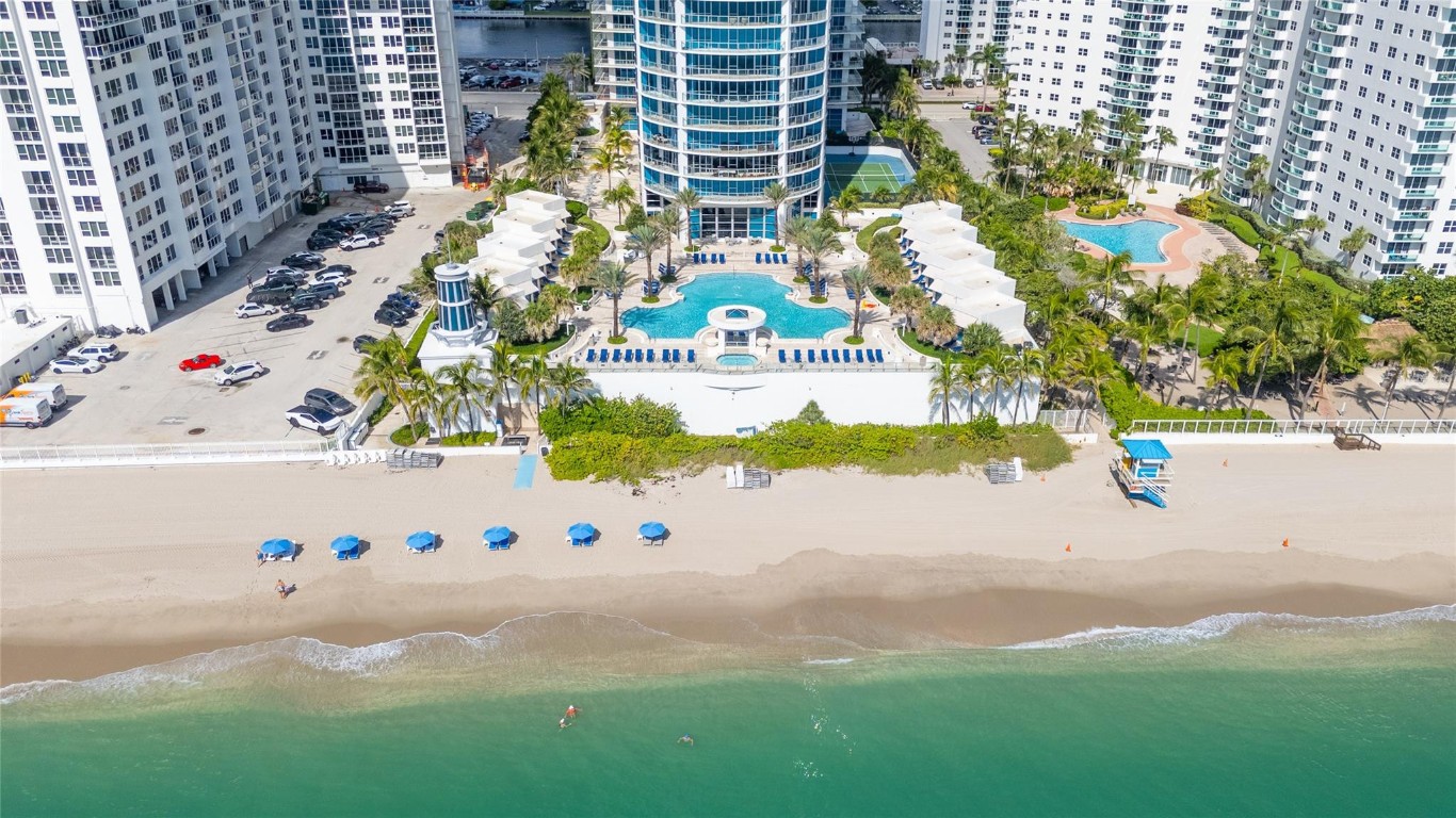 3101 S Ocean Dr. 1808