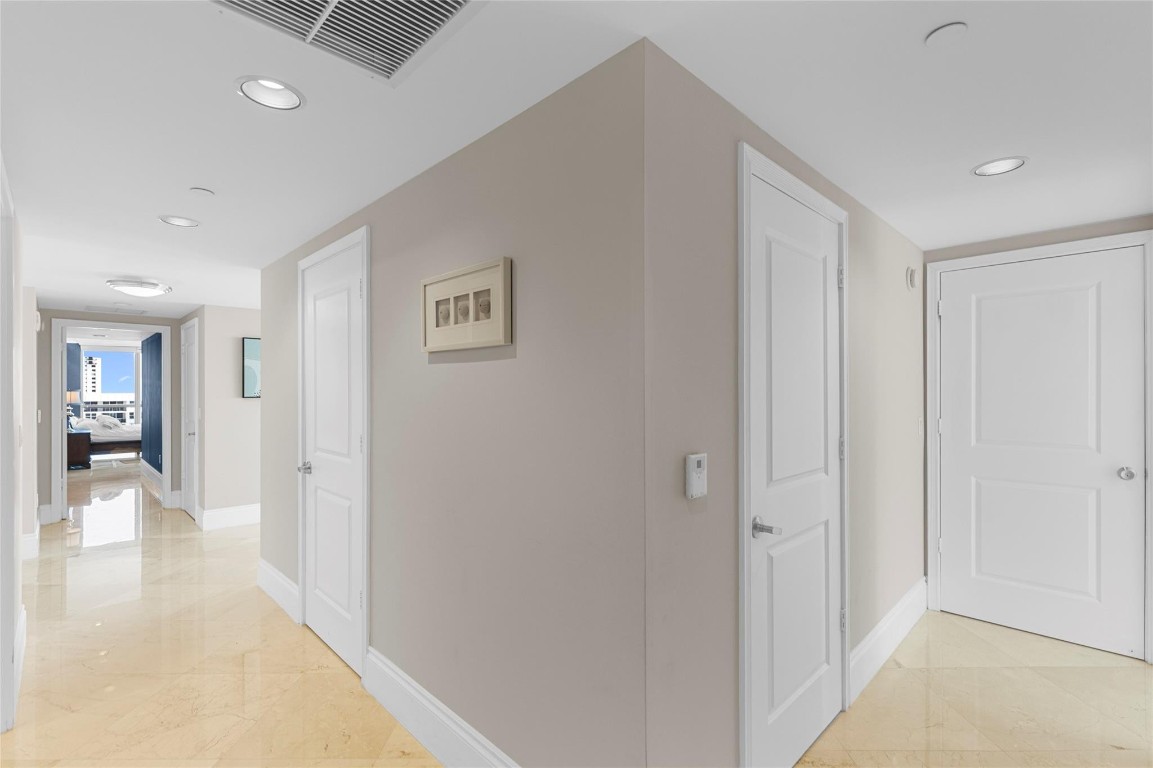 3101 S Ocean Dr. 1808