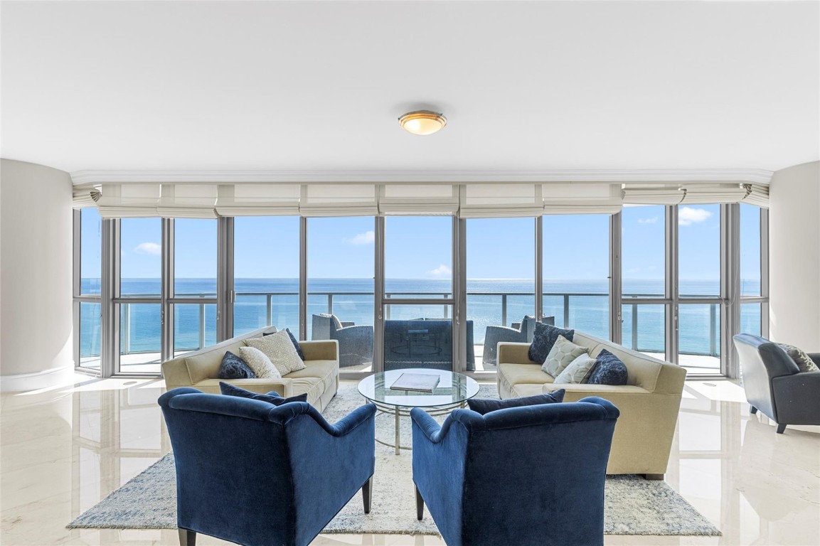 3101 S Ocean Dr. 1808