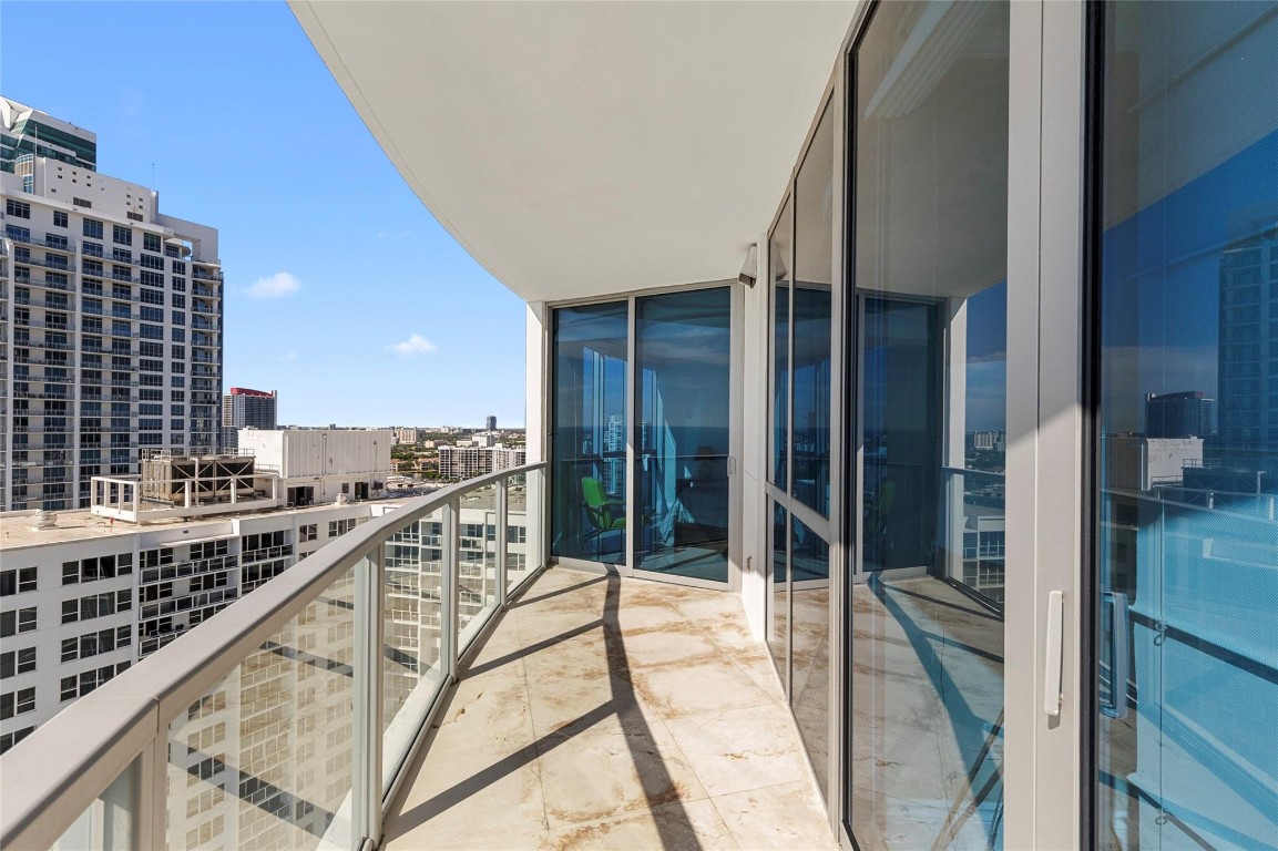 3101 S Ocean Dr. 1808