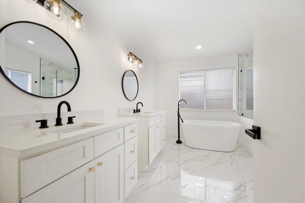 10860 Fox Glen Drive