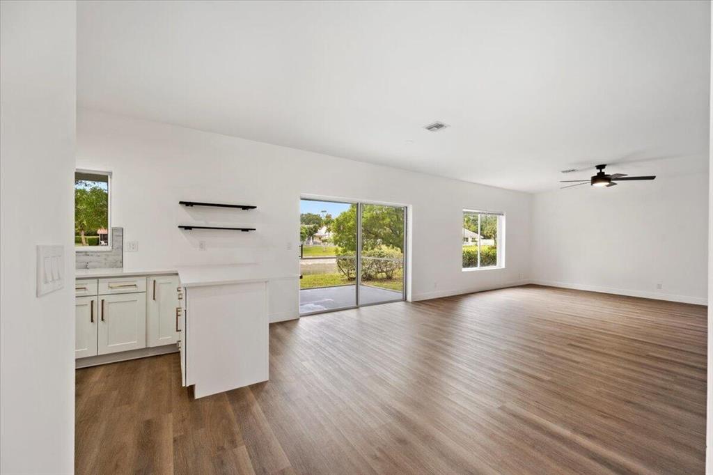 10860 Fox Glen Drive