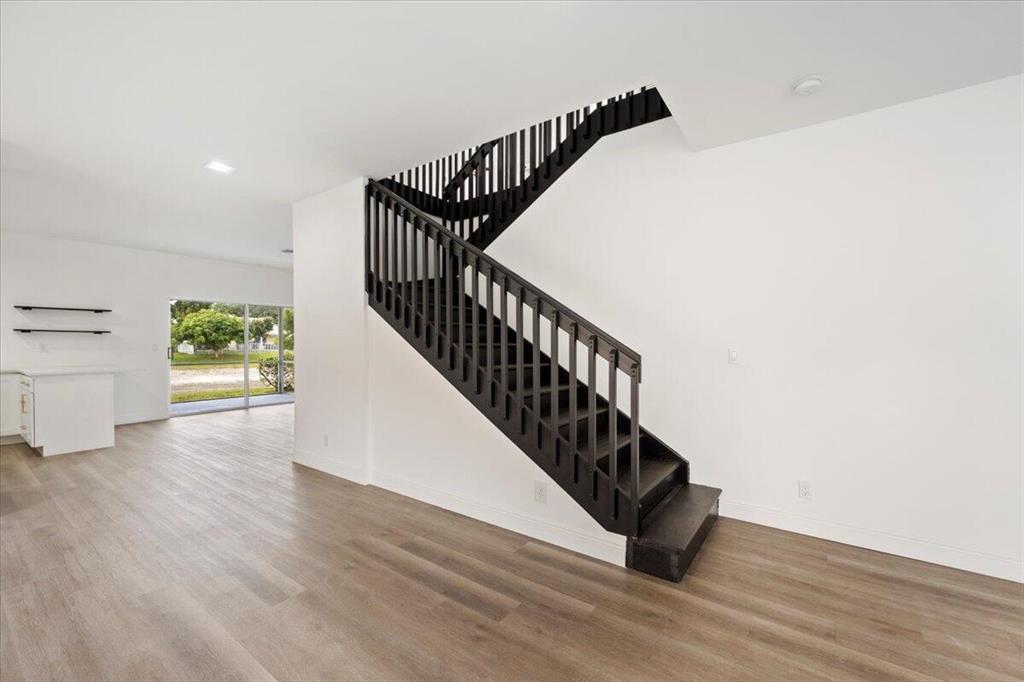 10860 Fox Glen Drive