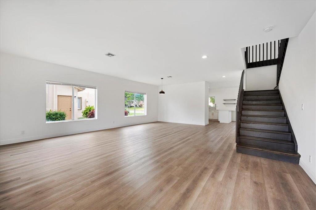 10860 Fox Glen Drive