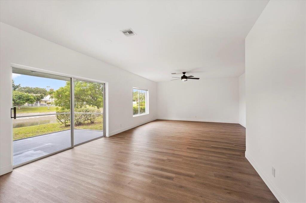 10860 Fox Glen Drive