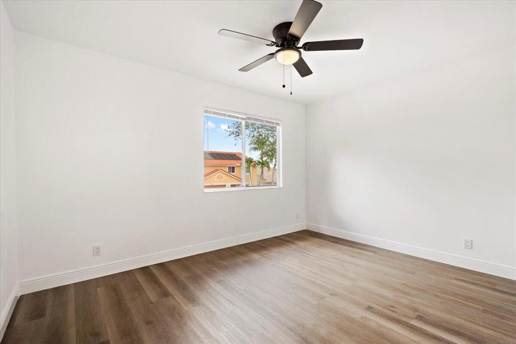 10860 Fox Glen Drive