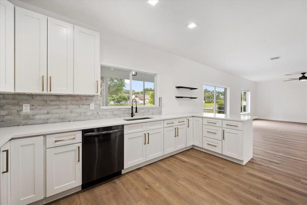 10860 Fox Glen Drive