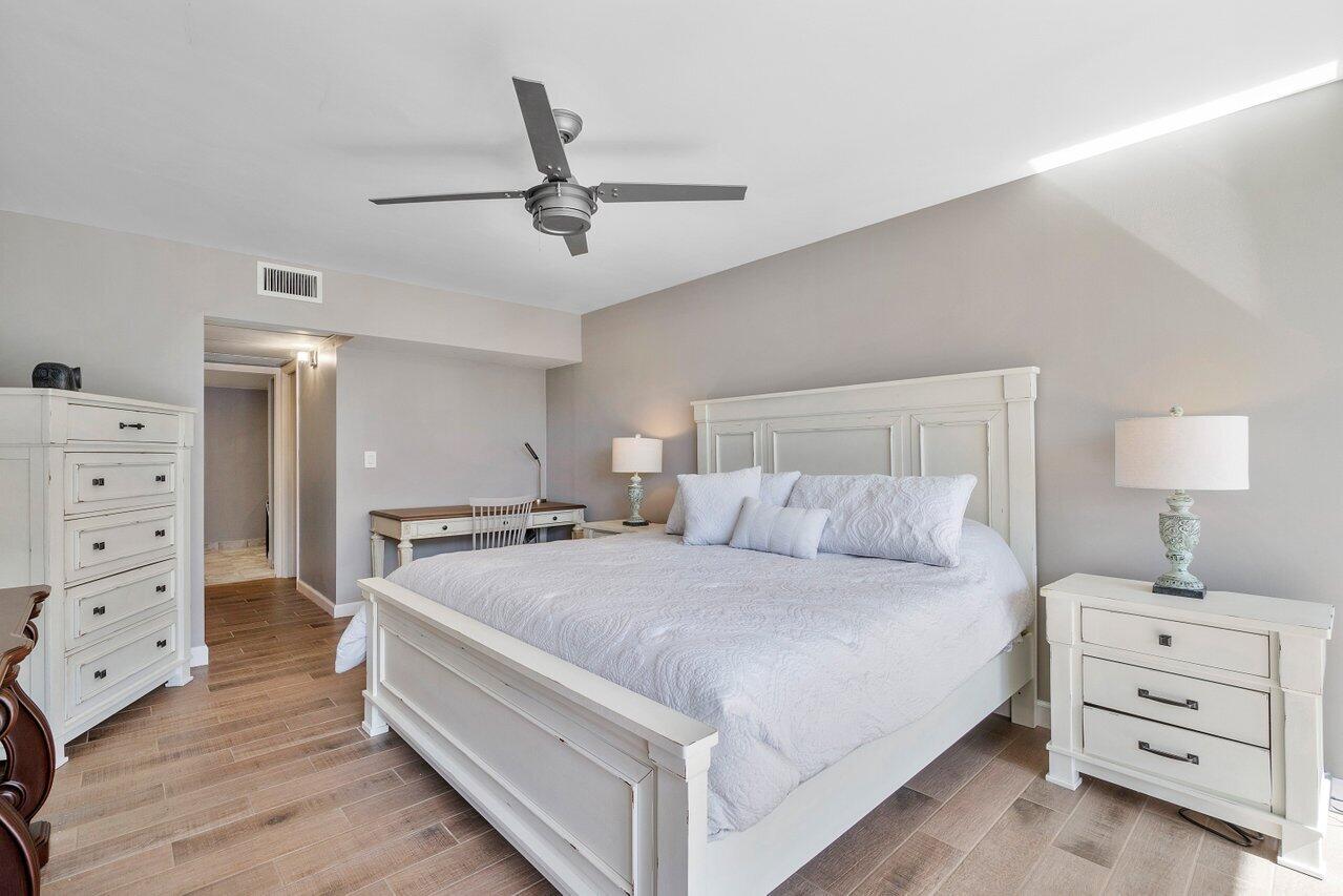 1 Harbourside 4305 Drive Unit: 4305