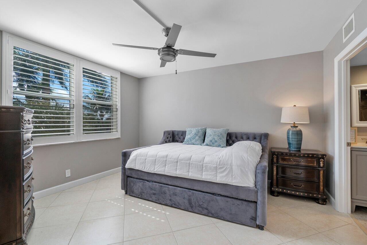 1 Harbourside 4305 Drive Unit: 4305