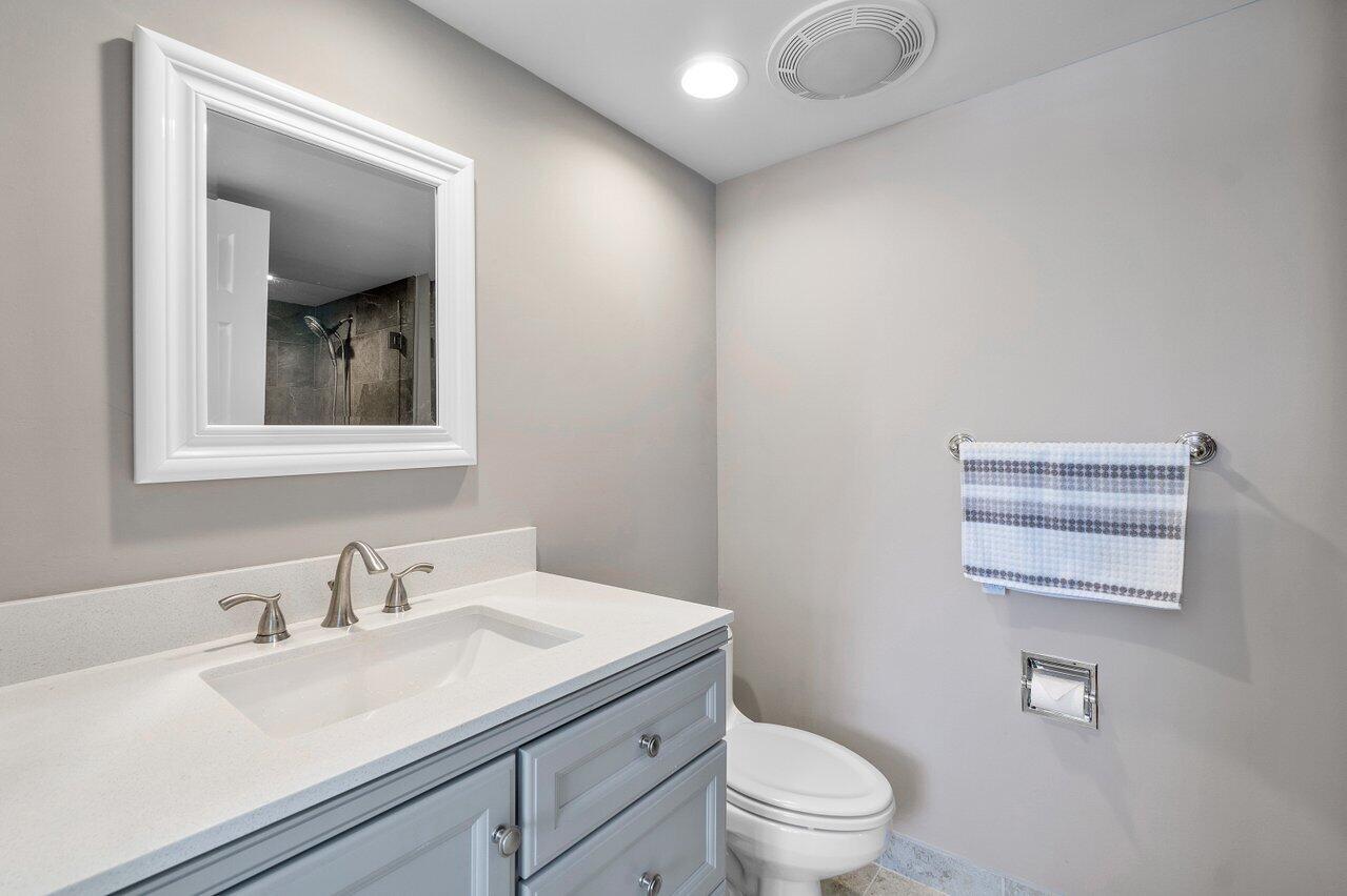 1 Harbourside 4305 Drive Unit: 4305