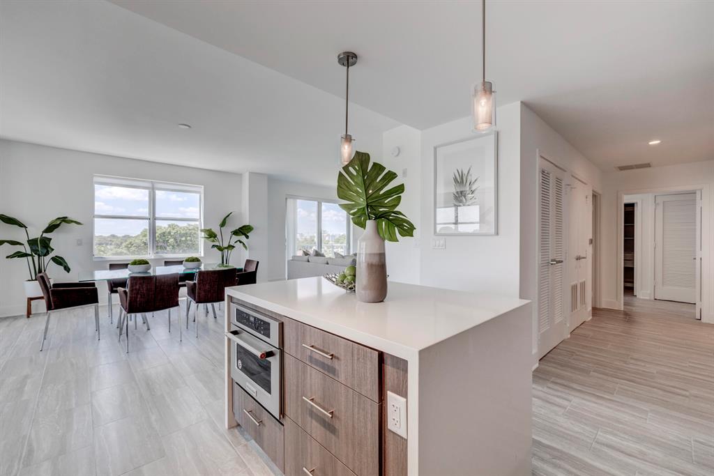 236 SE Fifth Avenue Unit: 312