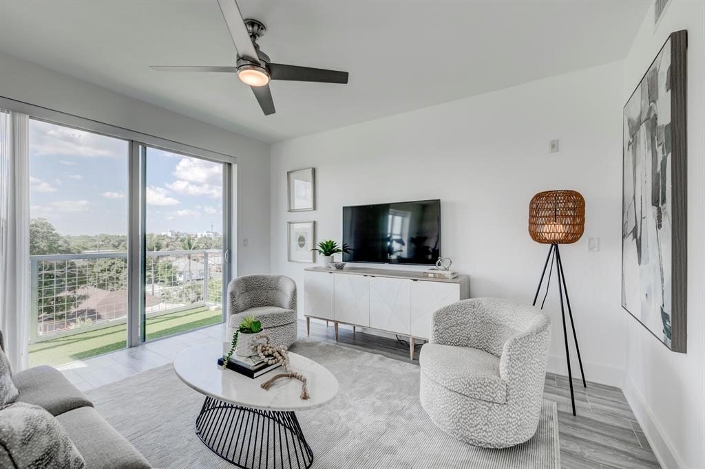 236 SE Fifth Avenue Unit: 312