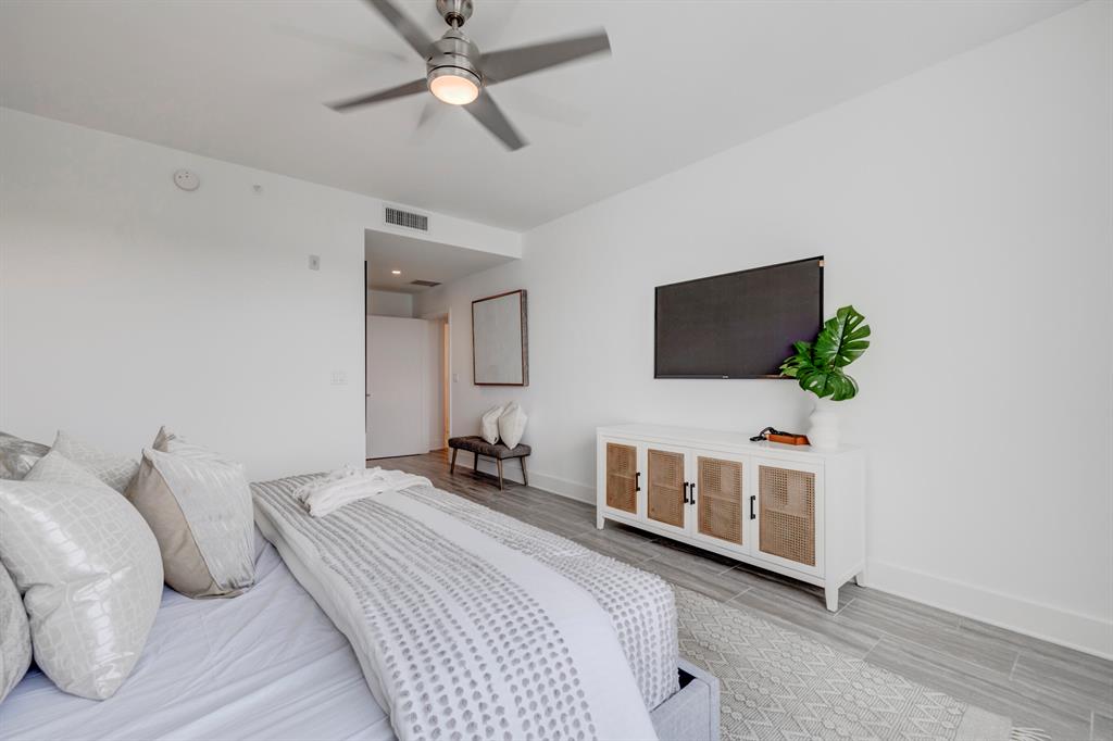 236 SE Fifth Avenue Unit: 312
