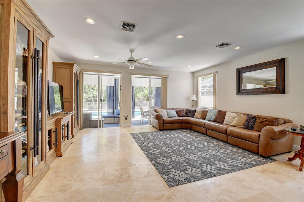 7552 Ridgefield Lane