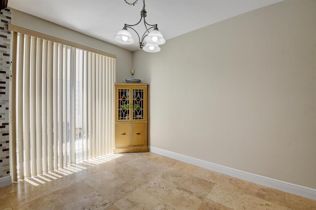 7552 Ridgefield Lane