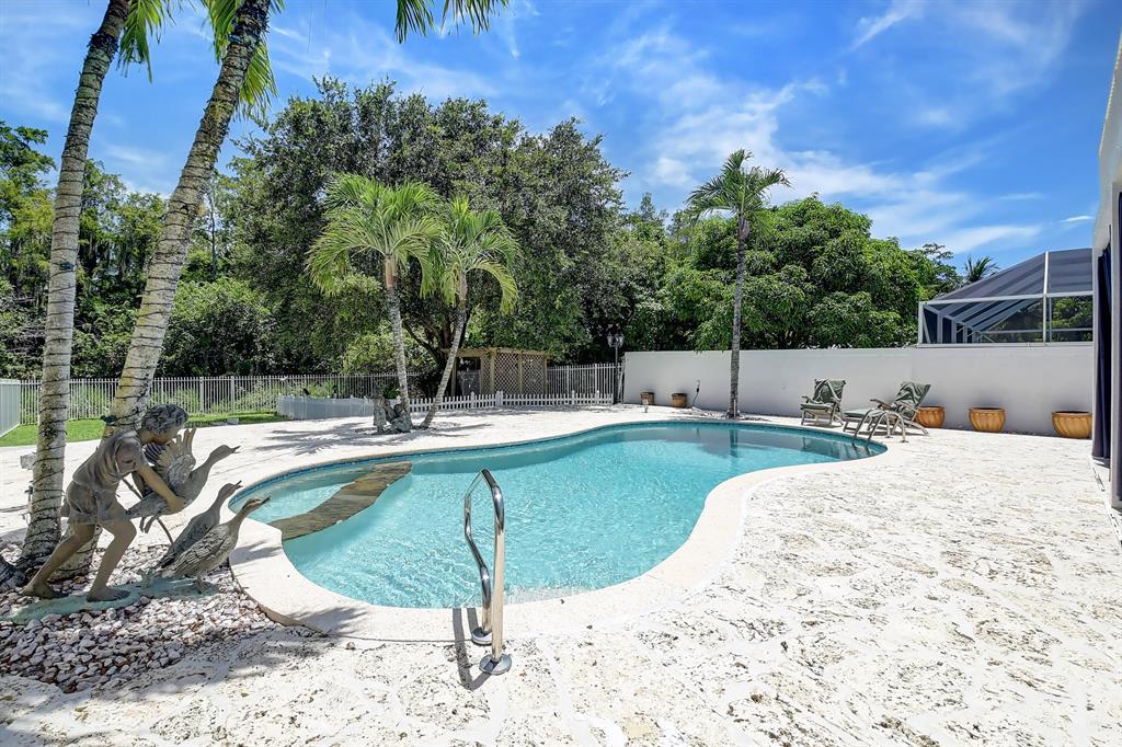 7552 Ridgefield Lane