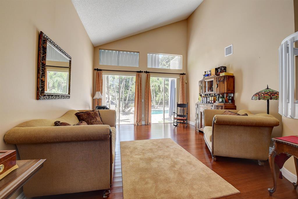 7552 Ridgefield Lane