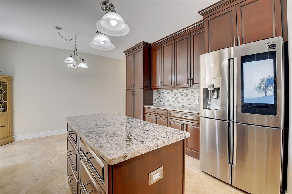 7552 Ridgefield Lane
