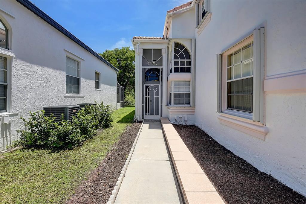 7552 Ridgefield Lane