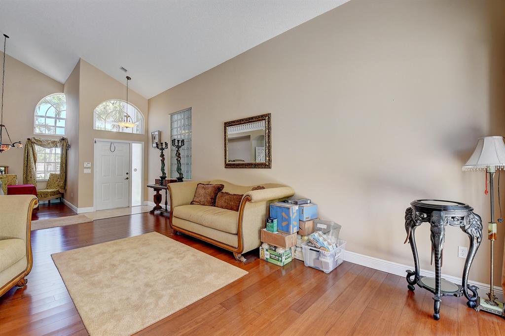 7552 Ridgefield Lane