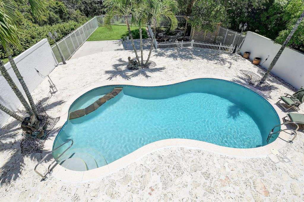 7552 Ridgefield Lane