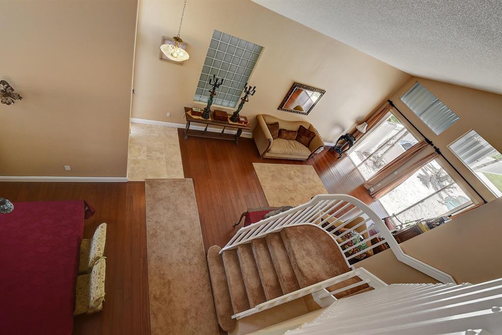 7552 Ridgefield Lane